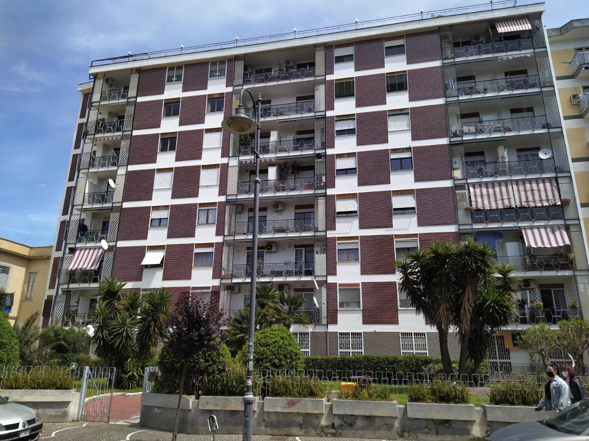 Vesuvio Corner - Spacious And Colorful Apartment In San Giorgio, Very Close To Napoli, Ideal For Families And Groups, Close To Pompeii, Sorrento... San Giorgio a Cremano Buitenkant foto